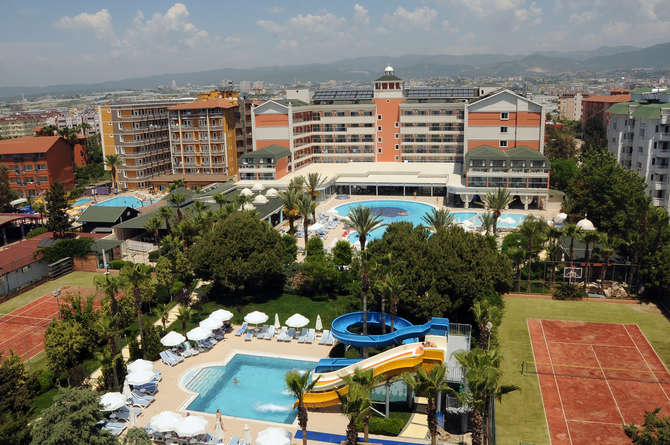 vakantie-naar-Insula Resort Spa-mei 2025