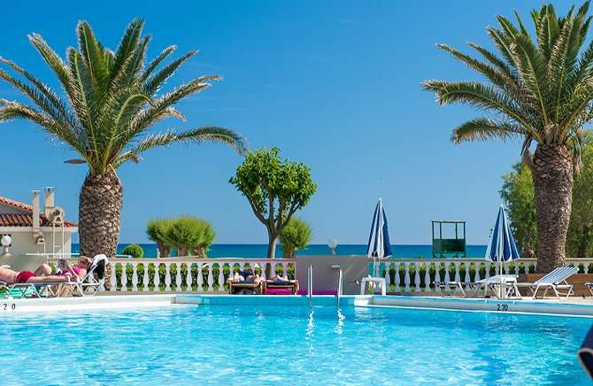 vakantie-naar-Kalamaki Beach Hotel-mei 2025