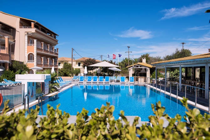 vakantie-naar-Kavos Plaza-mei 2025