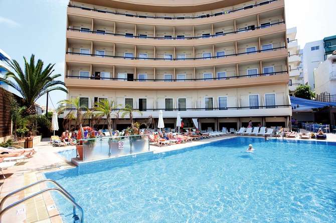 vakantie-naar-Kipriotis Hotel-april 2024