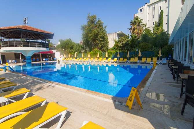 vakantie-naar-Kolibri Hotel-mei 2025