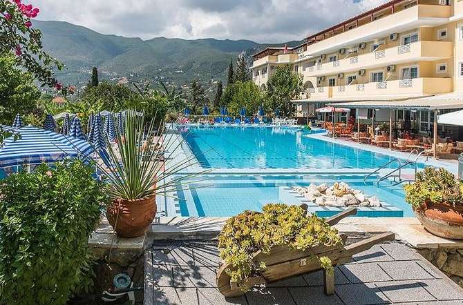 vakantie-naar-Koukounaria Hotel Suites-mei 2025