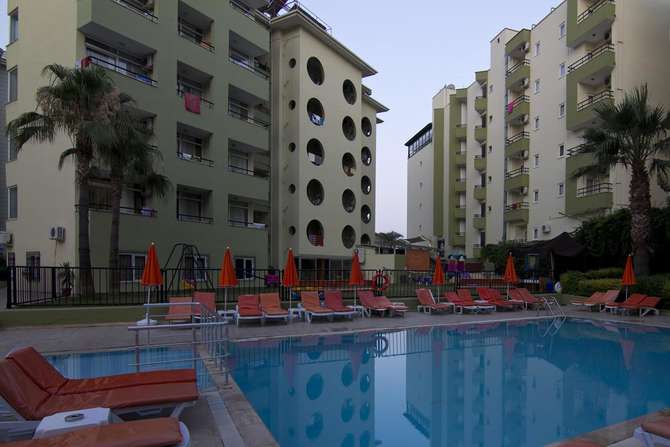 vakantie-naar-Krizantem Hotel-mei 2025