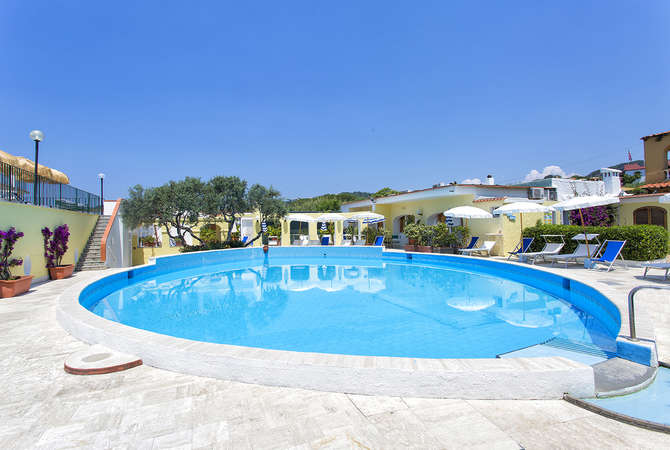 vakantie-naar-La Scogliera Hotel-mei 2025