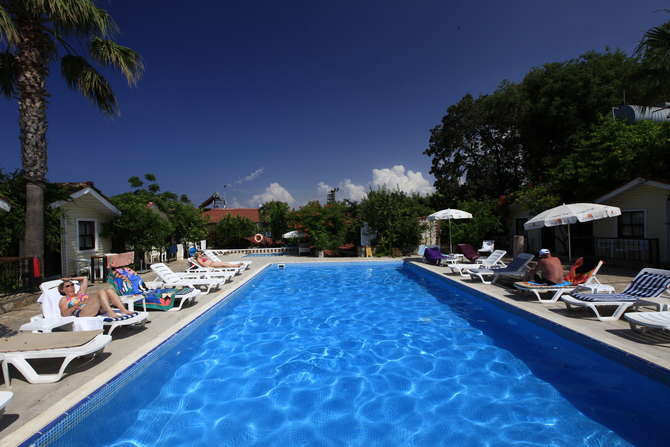 vakantie-naar-Leda Beach Hotel-mei 2025