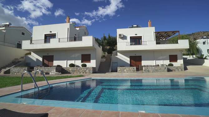 vakantie-naar-Lenikos Resort-mei 2025