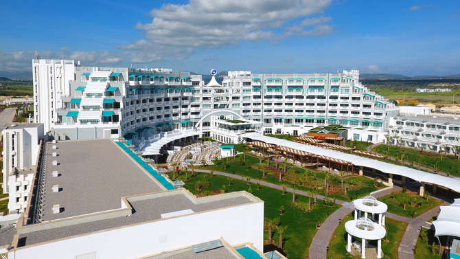 vakantie-naar-Limak Cyprus Deluxe Hotel-mei 2025