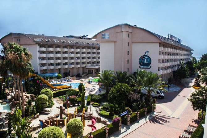 vakantie-naar-Lonicera World Hotel-mei 2025