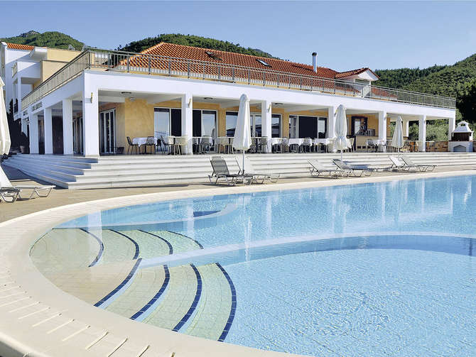 vakantie-naar-Louloudis Boutique Hotel-mei 2025