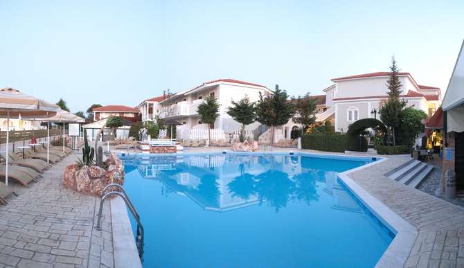 vakantie-naar-Louros Beach Hotel Spa-mei 2024