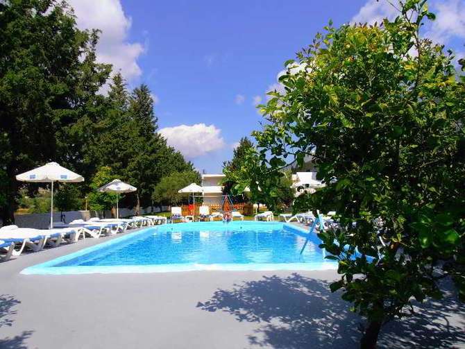 vakantie-naar-Loutanis Hotel-mei 2025