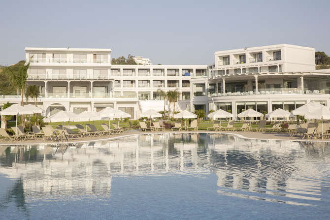 vakantie-naar-Lti Asterias Beach Resort-mei 2025