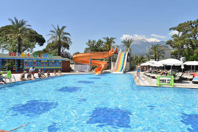 vakantie-naar-Lucida Beach Hotel-mei 2025