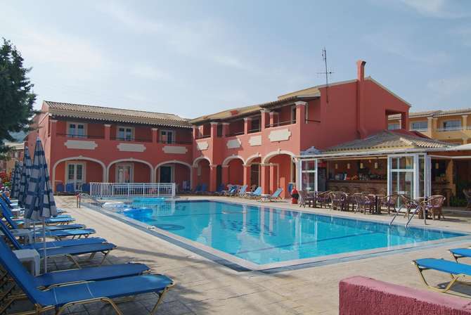 vakantie-naar-Luisa Aparthotel-mei 2025