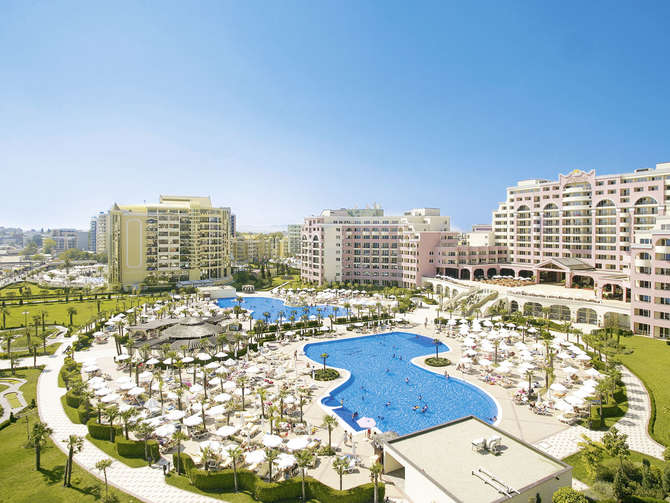 vakantie-naar-Majestic Beach Resort-mei 2024