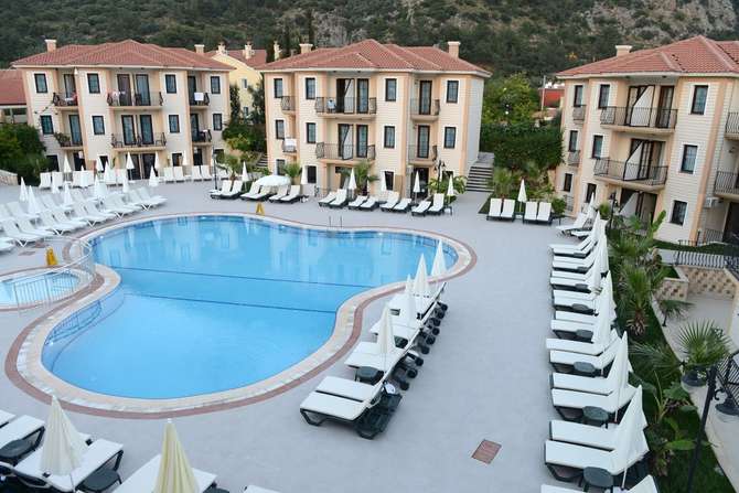 vakantie-naar-Marcan Beach Hotel-mei 2025
