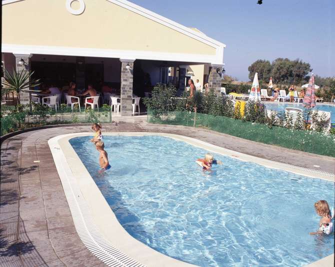 vakantie-naar-Matoula Hotel Appartementen-juni 2025
