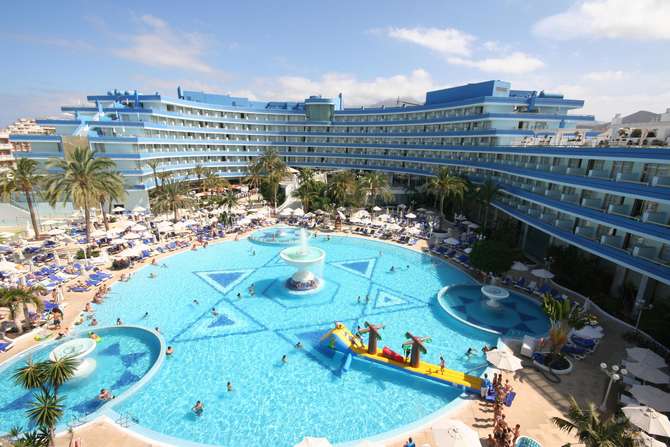 vakantie-naar-Mediterranean Palace Hotel-mei 2025