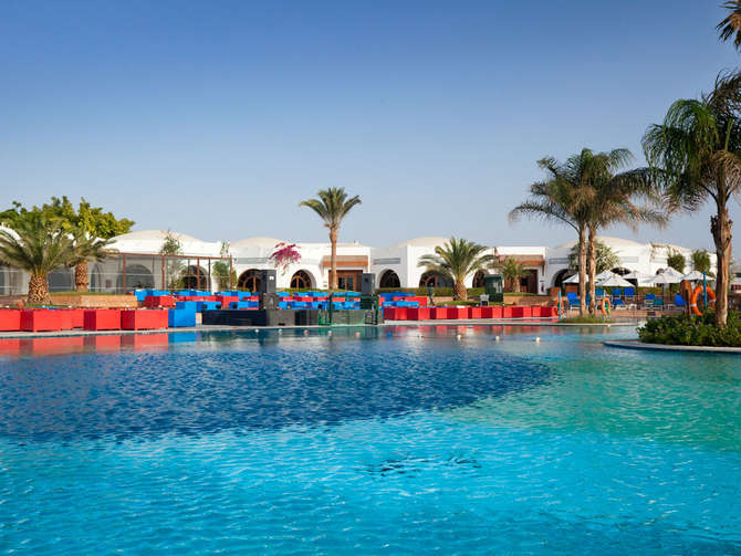 vakantie-naar-Mercure Hurghada Hotel-april 2024