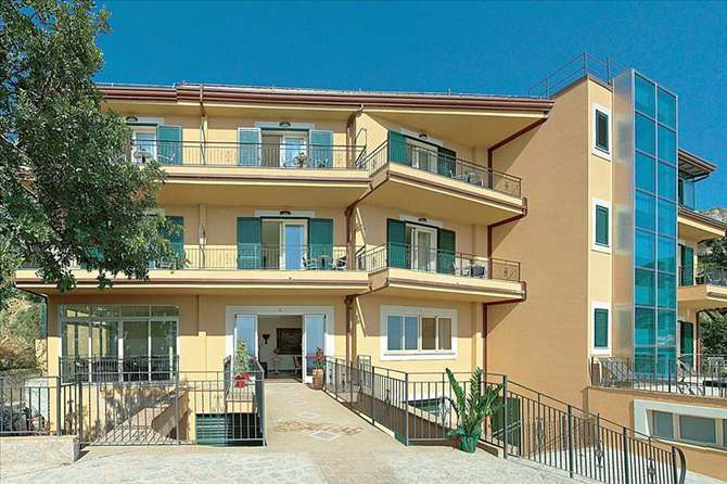 vakantie-naar-Meridiana Hotel Taormina-mei 2025