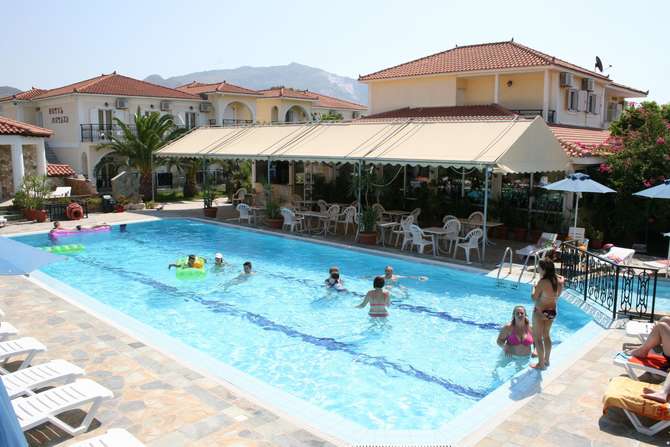 vakantie-naar-Metaxa Resort Hotel-mei 2025