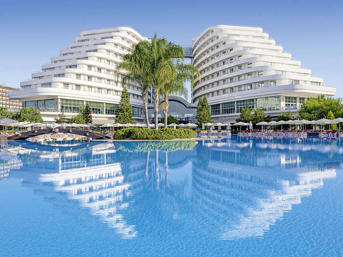 vakantie-naar-Miracle Resort Hotel-april 2024
