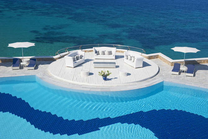 vakantie-naar-Mykonos Grand Hotel Resort-april 2024