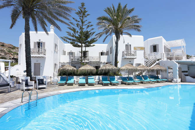 vakantie-naar-Mykonos Palace Beach Hotel Greek Luxury Suites-mei 2025