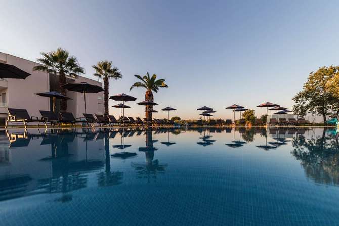 vakantie-naar-Mythic Summer Hotel-mei 2025