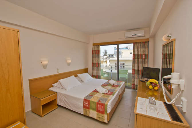vakantie-naar-Nafsika Hotel-mei 2025