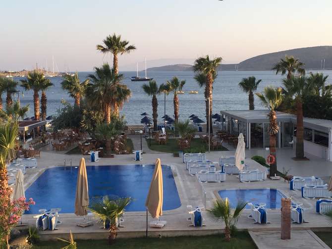 vakantie-naar-Nagi Beach Hotel-mei 2025
