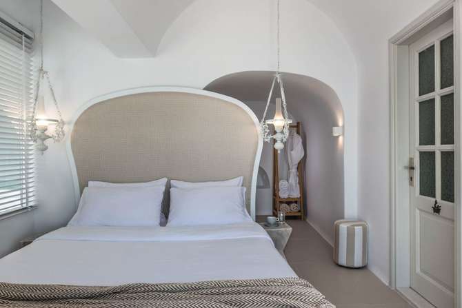 vakantie-naar-Nefeles Luxury Suites-mei 2025