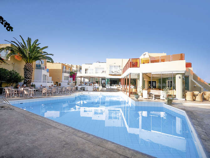 vakantie-naar-Nefeli Hotel-mei 2025