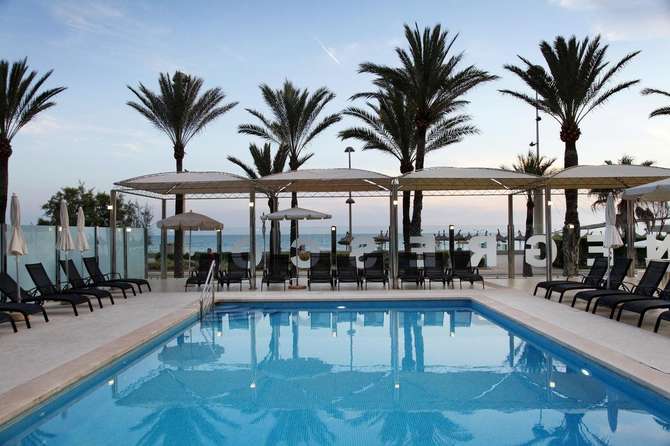 vakantie-naar-Negresco Beach Hotel-mei 2024