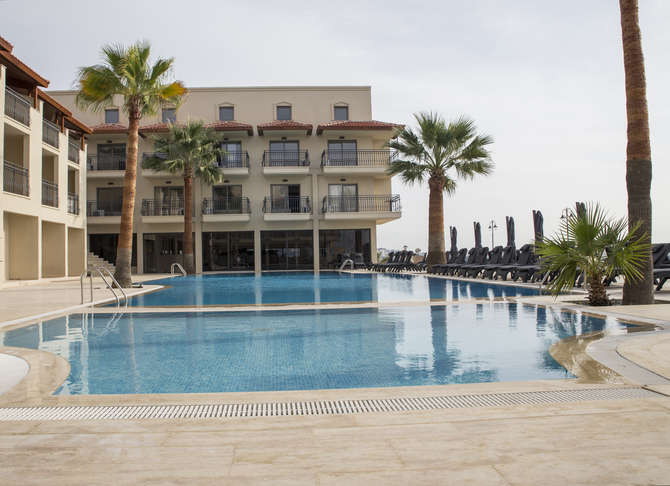 vakantie-naar-Neopol Hotel Deluxe-mei 2025