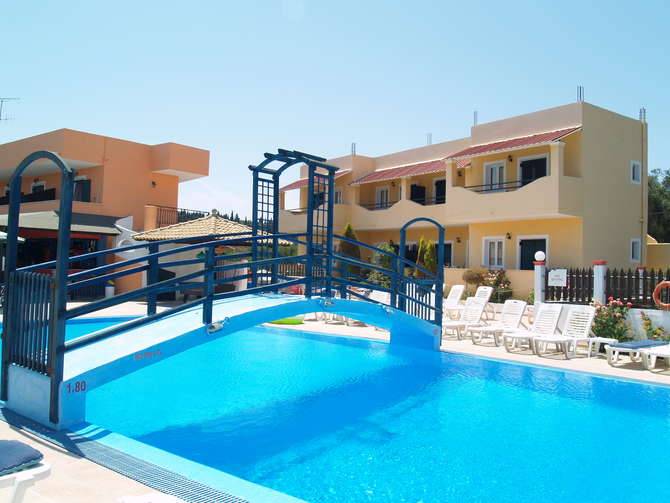 vakantie-naar-Nikos Villas Corfu-mei 2025