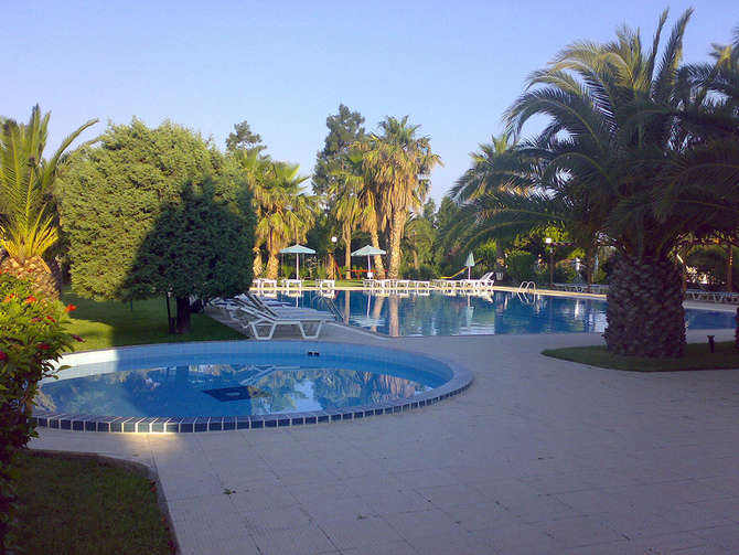 vakantie-naar-Nina Beach Hotel-mei 2025