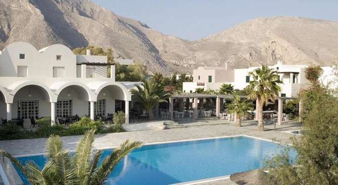 vakantie-naar-Nine Muses Santorini Resort-mei 2025