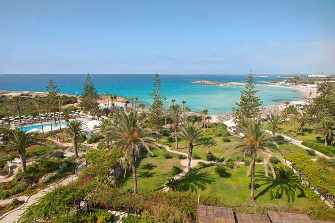 vakantie-naar-Nissi Beach Resort-mei 2025