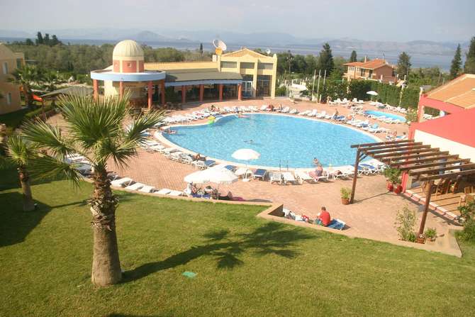 vakantie-naar-Olympion Village Hotel-mei 2025