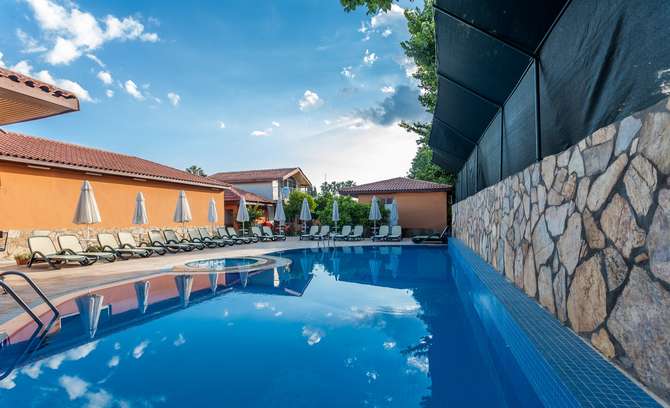 vakantie-naar-Ozlem Garden Hotel-mei 2025