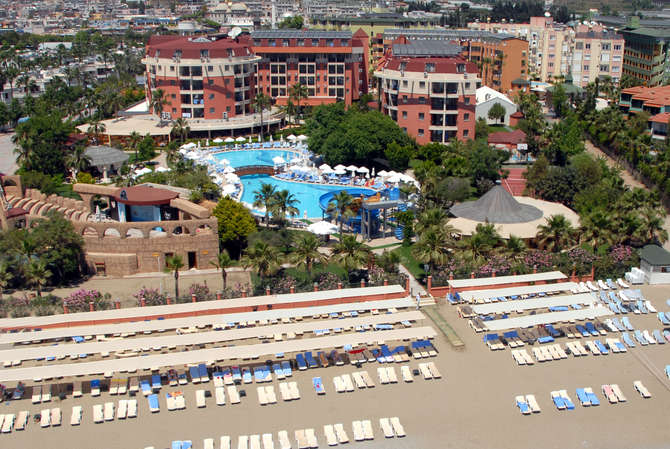 vakantie-naar-Palmeras Beach Hotel-mei 2025