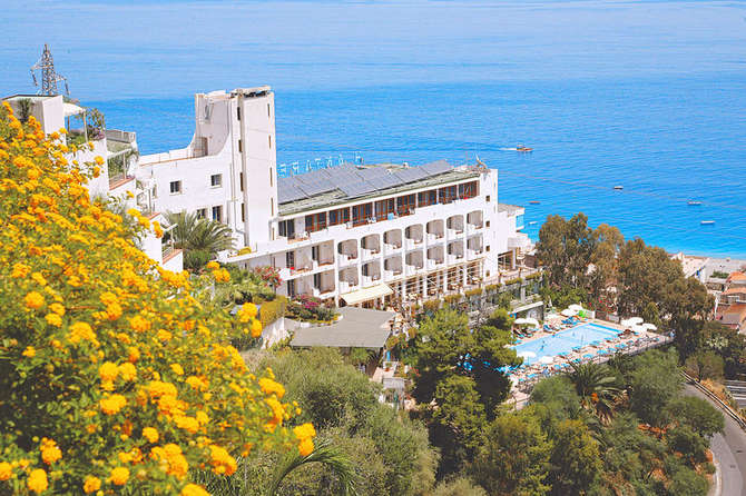 vakantie-naar-Parkhotel Antares Olimpo Terrazze-april 2024