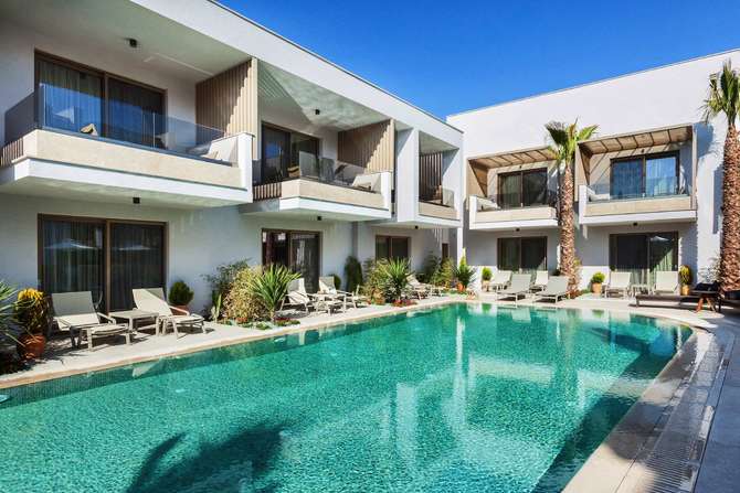vakantie-naar-Pefki Deluxe Residences-mei 2025