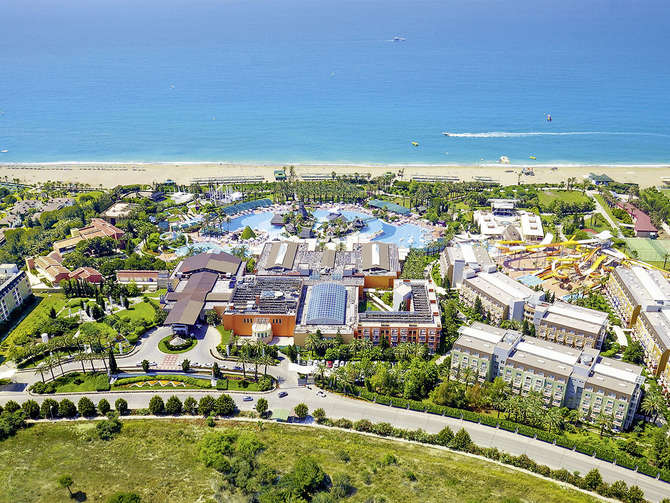 vakantie-naar-Pegasos World Hotel-mei 2025