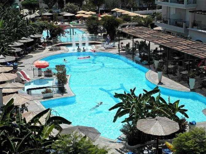 vakantie-naar-Peridis Family Resort-mei 2025