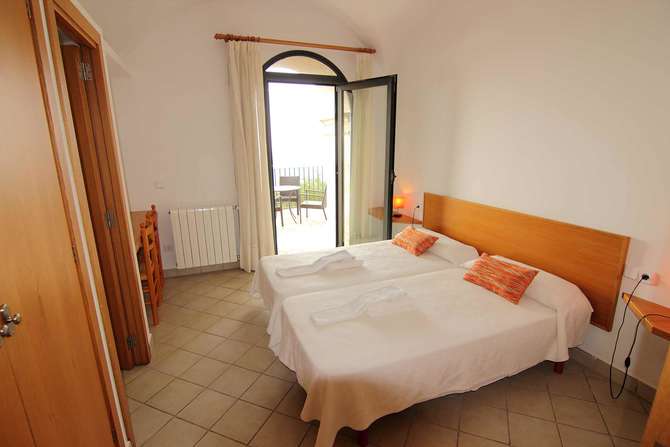 vakantie-naar-Petit Hotel Hostatgeria Sant Salvador-mei 2025