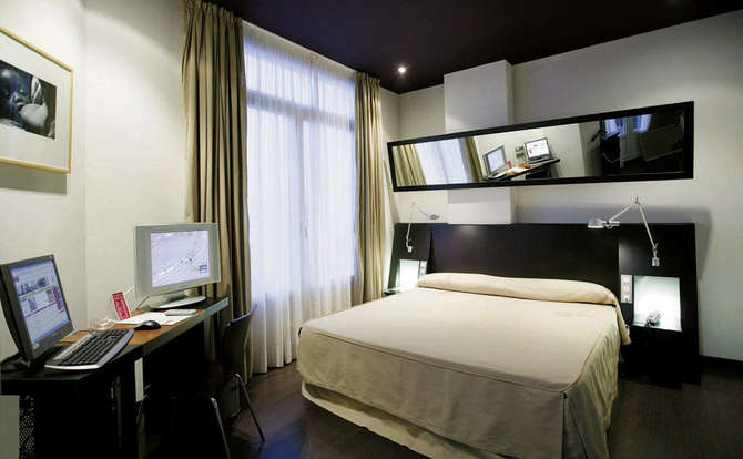 vakantie-naar-Petit Palace Germanias Hotel-mei 2025