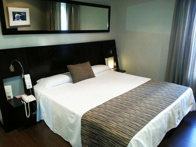 vakantie-naar-Petit Palace Plaza De La Reina-juni 2025