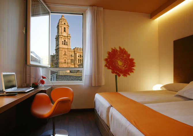 vakantie-naar-Petit Palace Plaza Malaga Hotel-april 2024